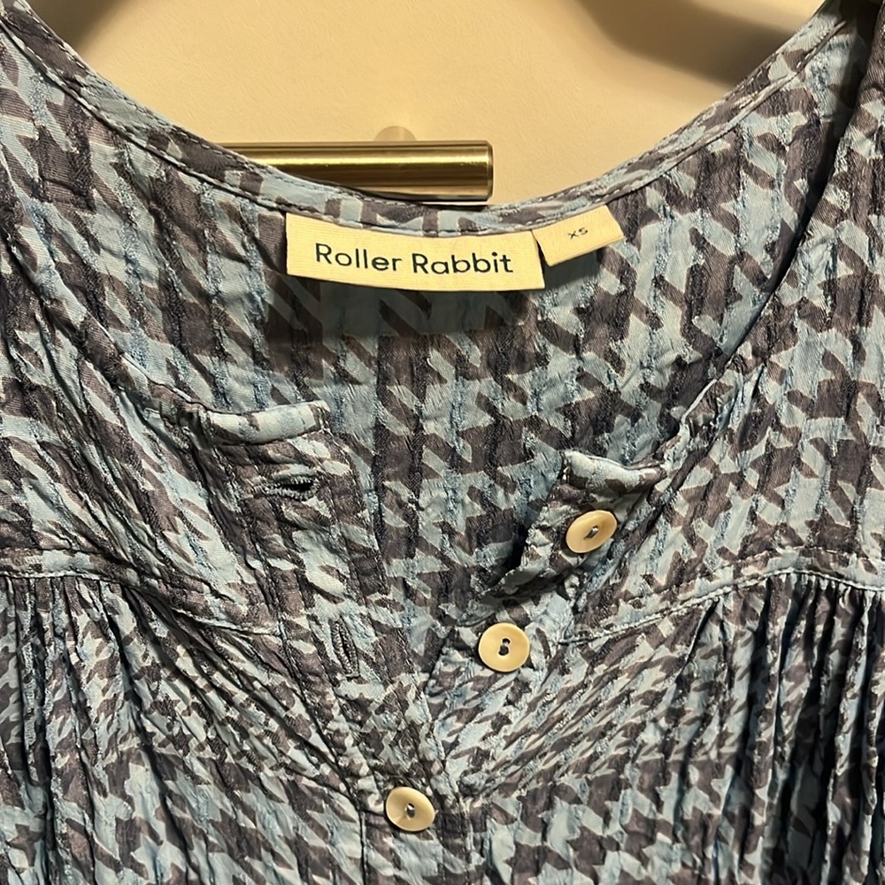 Roller Rabbit blouse - Picture 2 of 5